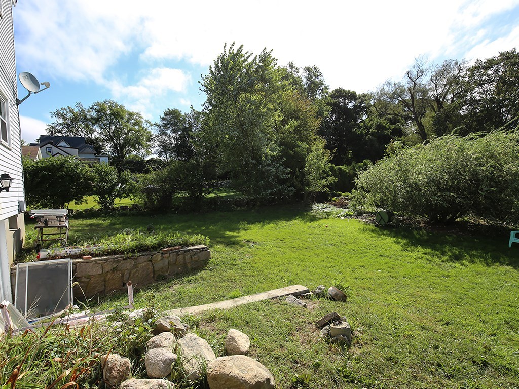 69 Cross Street Westerly, RI 02891 - Photo 3 of 37