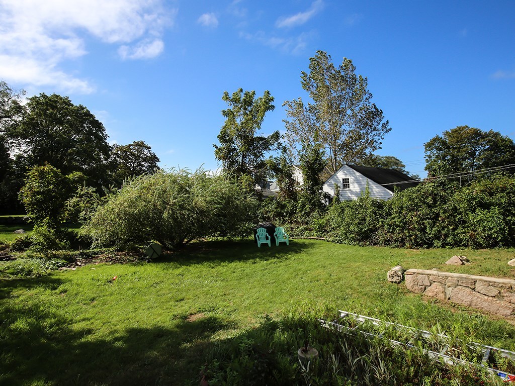 69 Cross Street Westerly, RI 02891 - Photo 4 of 37