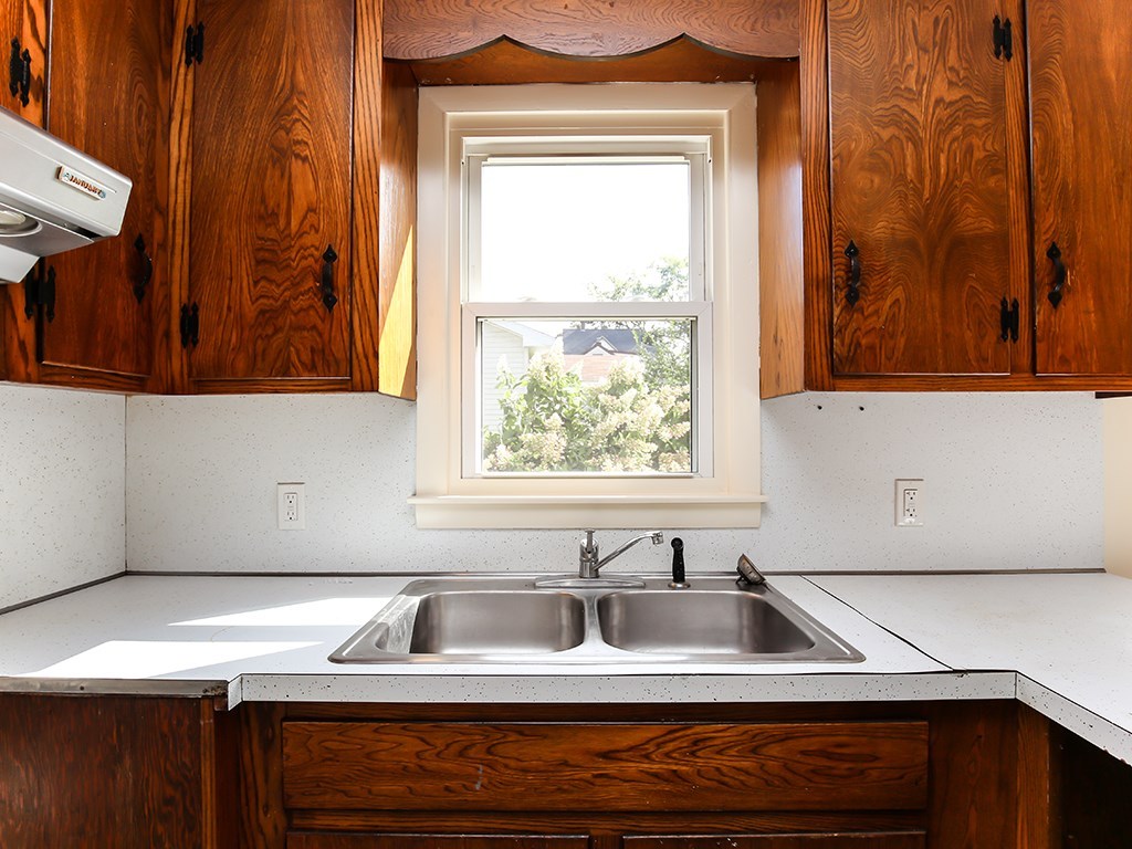 69 Cross Street Westerly, RI 02891 - Photo 7 of 37