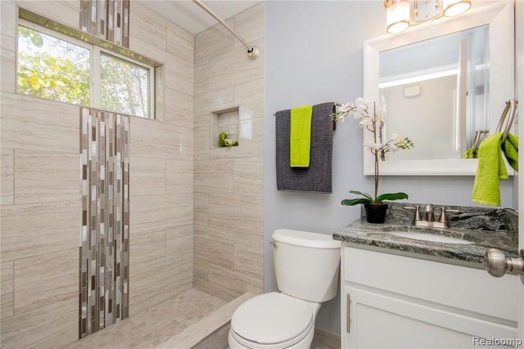 4417 Crooks Road Royal Oak, MI 48073 - Photo 19 of 25
