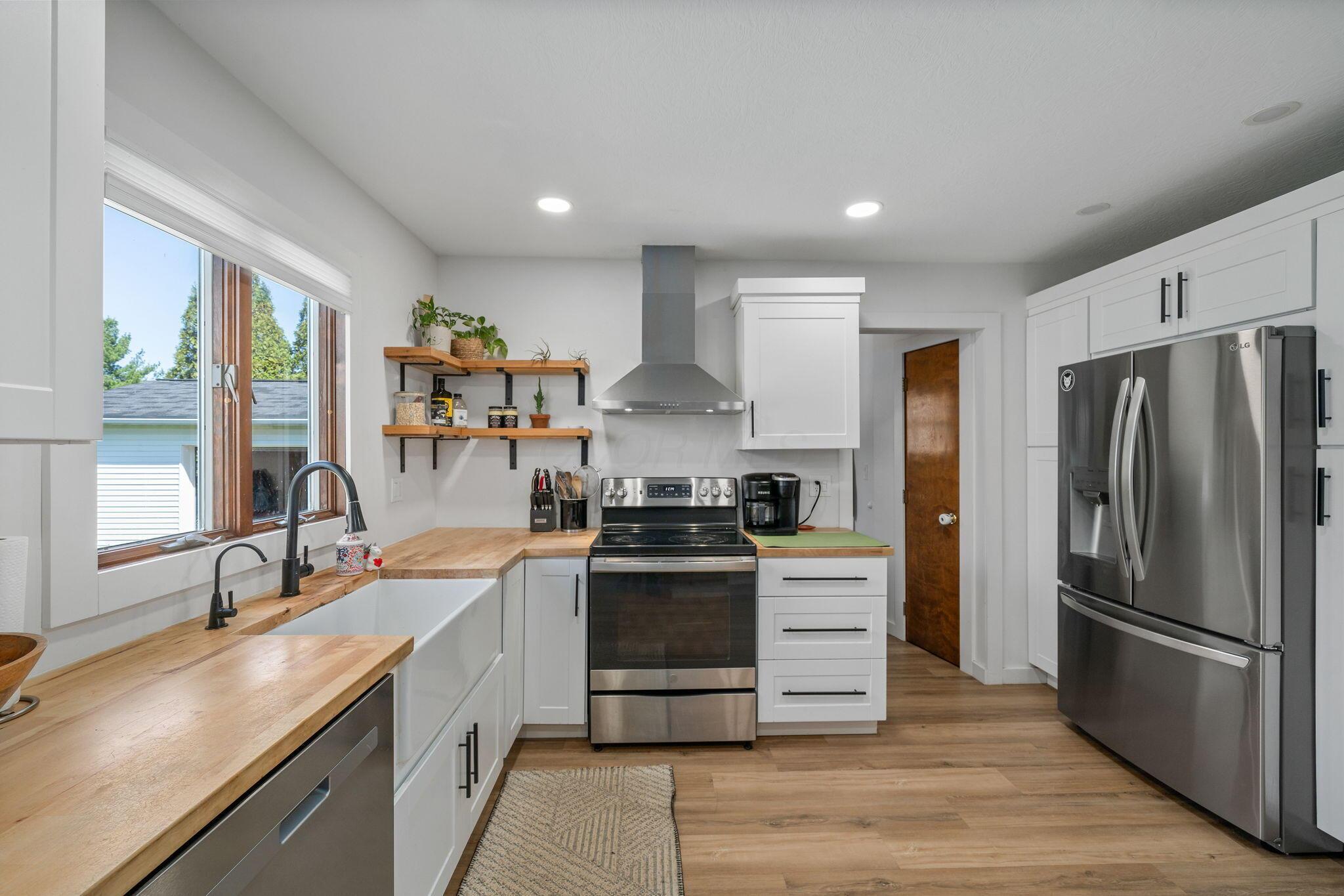 3984 Liberty Road Delaware, OH 43015 - Photo 17 of 48 Kitchen