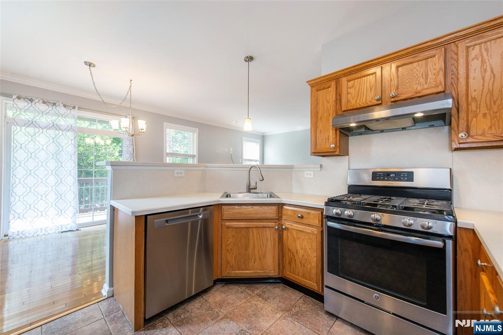 44 George Russell Way, Unit 22 Clifton, NJ 07013 - Photo 10 of 19 Gallery Image 10