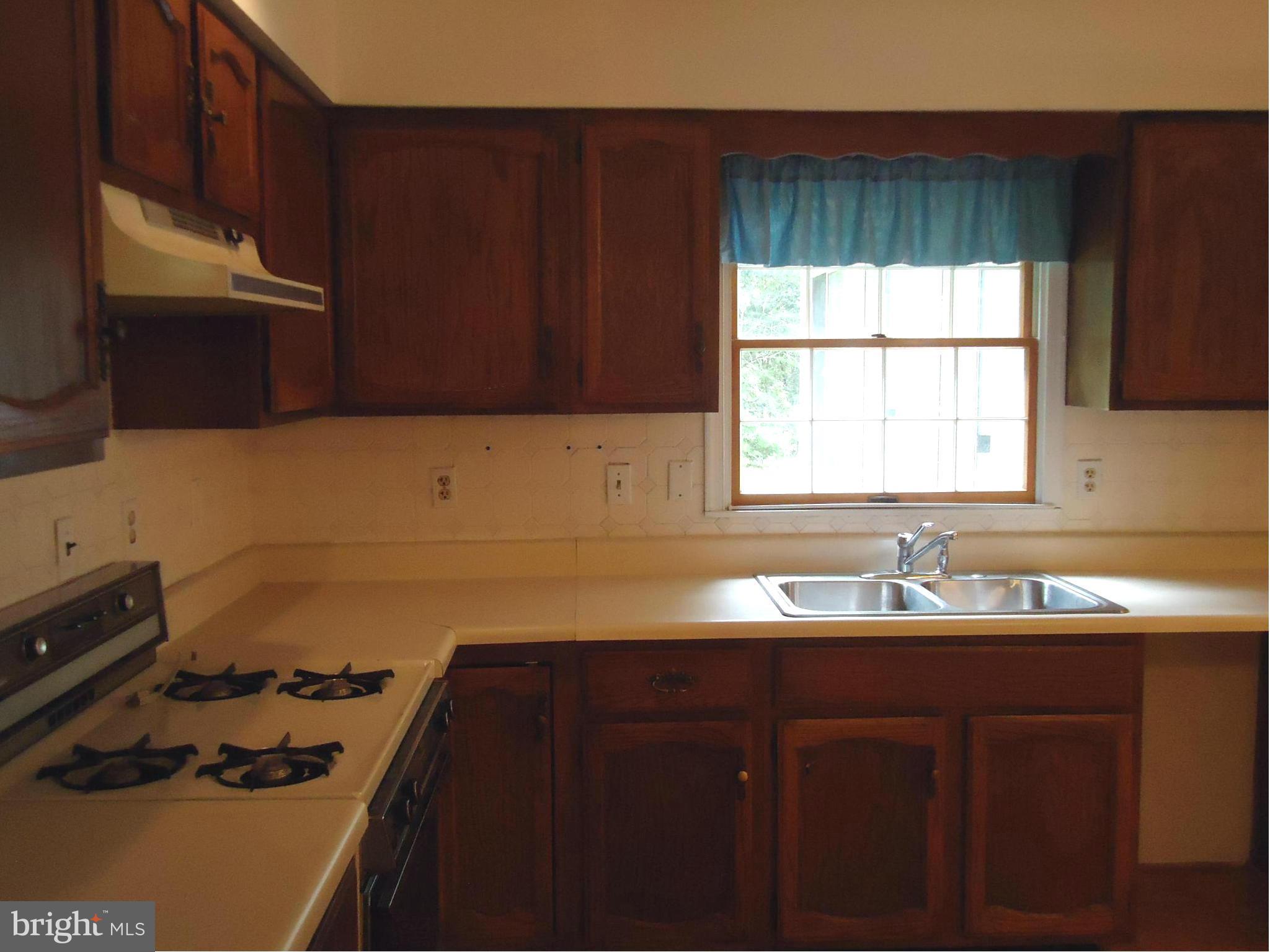 7206 Gatewood Road Ruther Glen, VA 22546 - Photo 7 of 18 Kitchen