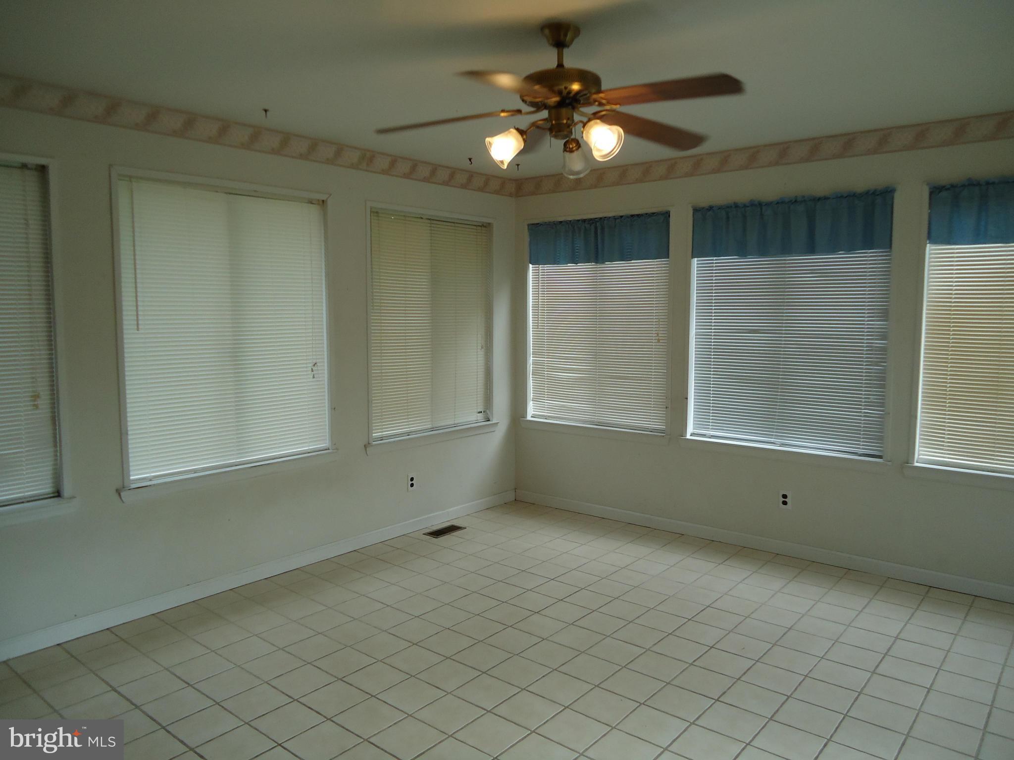 7206 Gatewood Road Ruther Glen, VA 22546 - Photo 8 of 18 Interior (General)