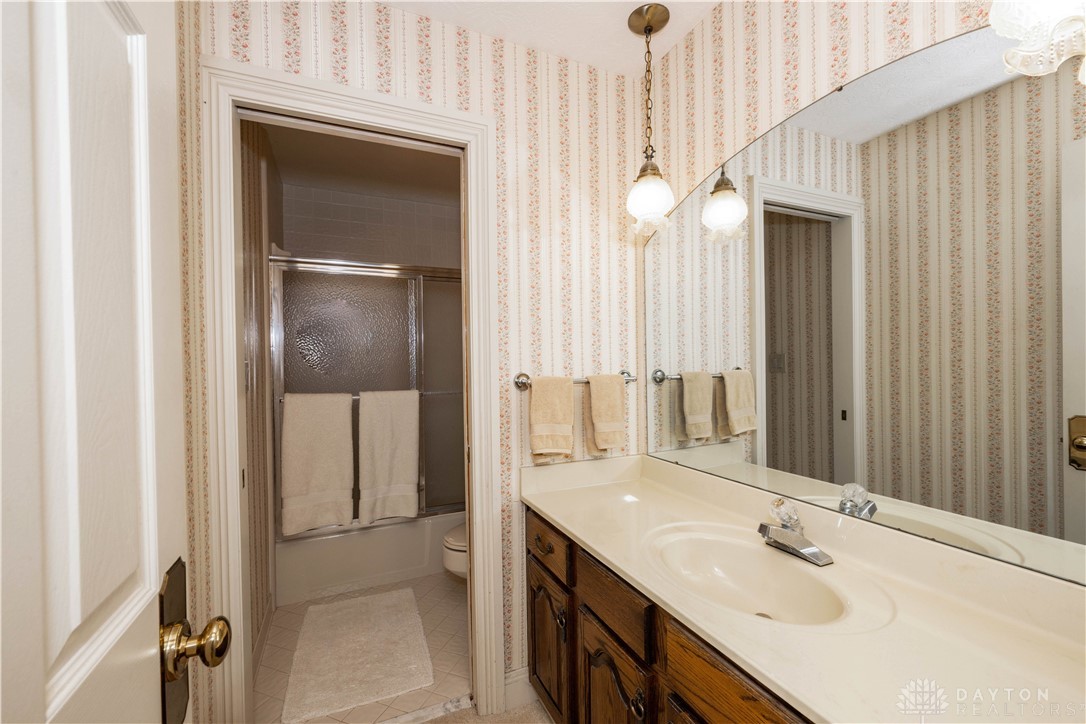 8343 Innsbrook Lane Springboro, OH 45066 - Photo 45 of 74 Second Floor Bath