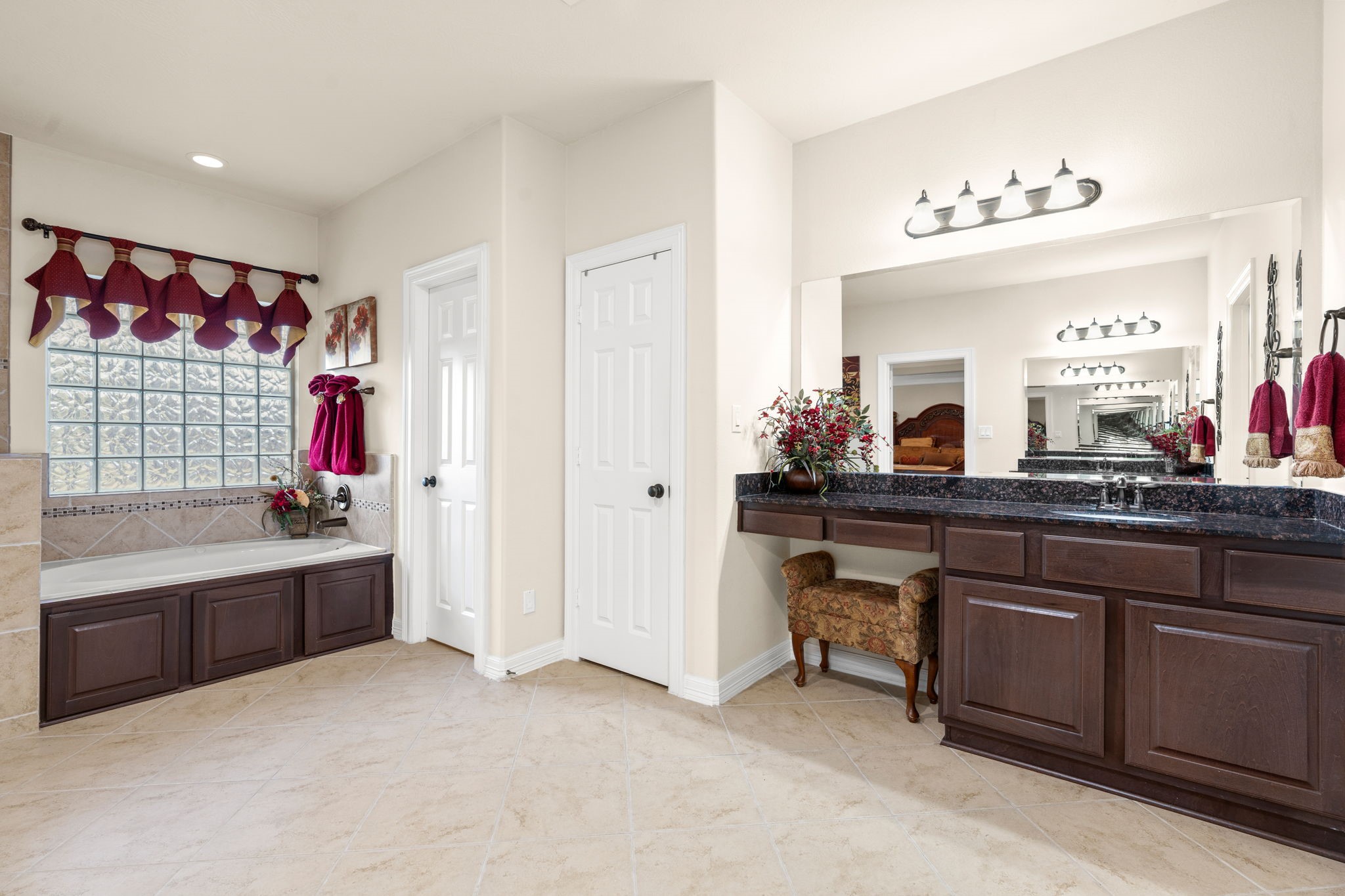 28503 Riverside Crest Lane Houston, TX 77336 - Photo 27 of 50 Plenty of room to add a dressing bench.