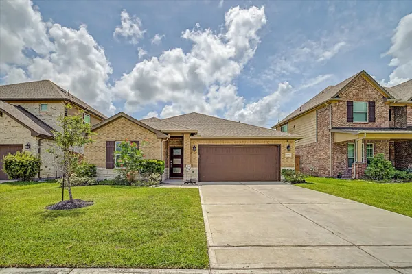$343,900 | 10842 Cliffs View Drive, Iowa Colony, TX 77583