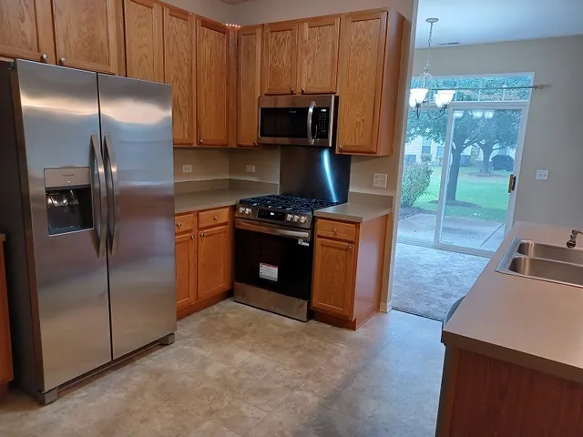 $325,000 | 24333 Leski Lane, Plainfield, IL 60585