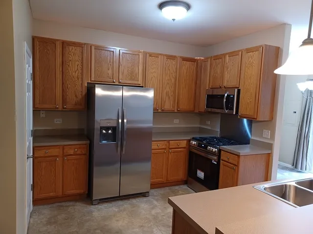 $329,000 | 24333 Leski Lane, Plainfield, IL 60585