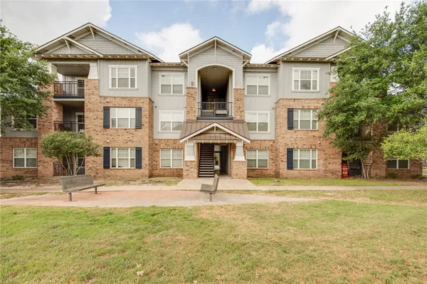 $279,900 | 1725 Harvey Mitchell Parkway South, Unit 2224, College Station, TX 77840