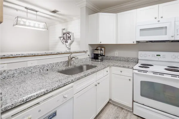 $279,900 | 1725 Harvey Mitchell Parkway South, Unit 2224, College Station, TX 77840