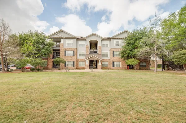 $279,900 | 1725 Harvey Mitchell Parkway South, Unit 2224, College Station, TX 77840