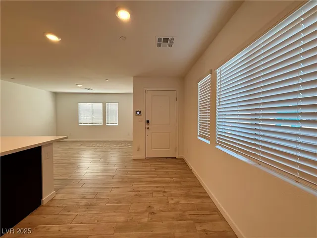 $2,350 | 908 Cadence View Way, Henderson, NV 89011