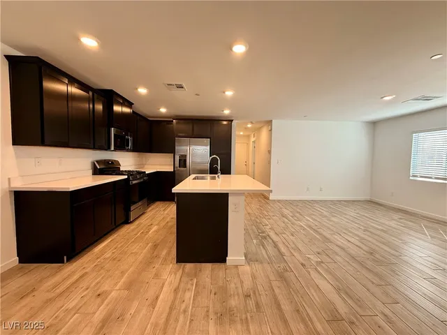 $2,350 | 908 Cadence View Way, Henderson, NV 89011