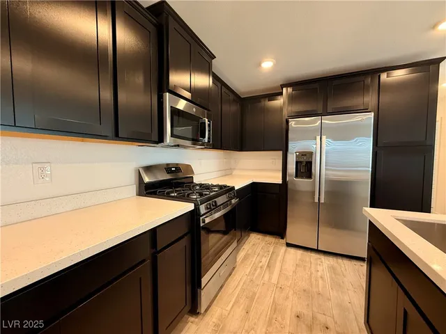 $2,350 | 908 Cadence View Way, Henderson, NV 89011