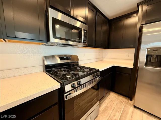 $2,350 | 908 Cadence View Way, Henderson, NV 89011