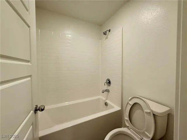 $2,350 | 908 Cadence View Way, Henderson, NV 89011