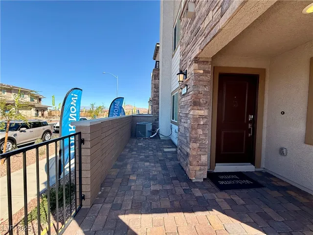$2,350 | 908 Cadence View Way, Henderson, NV 89011