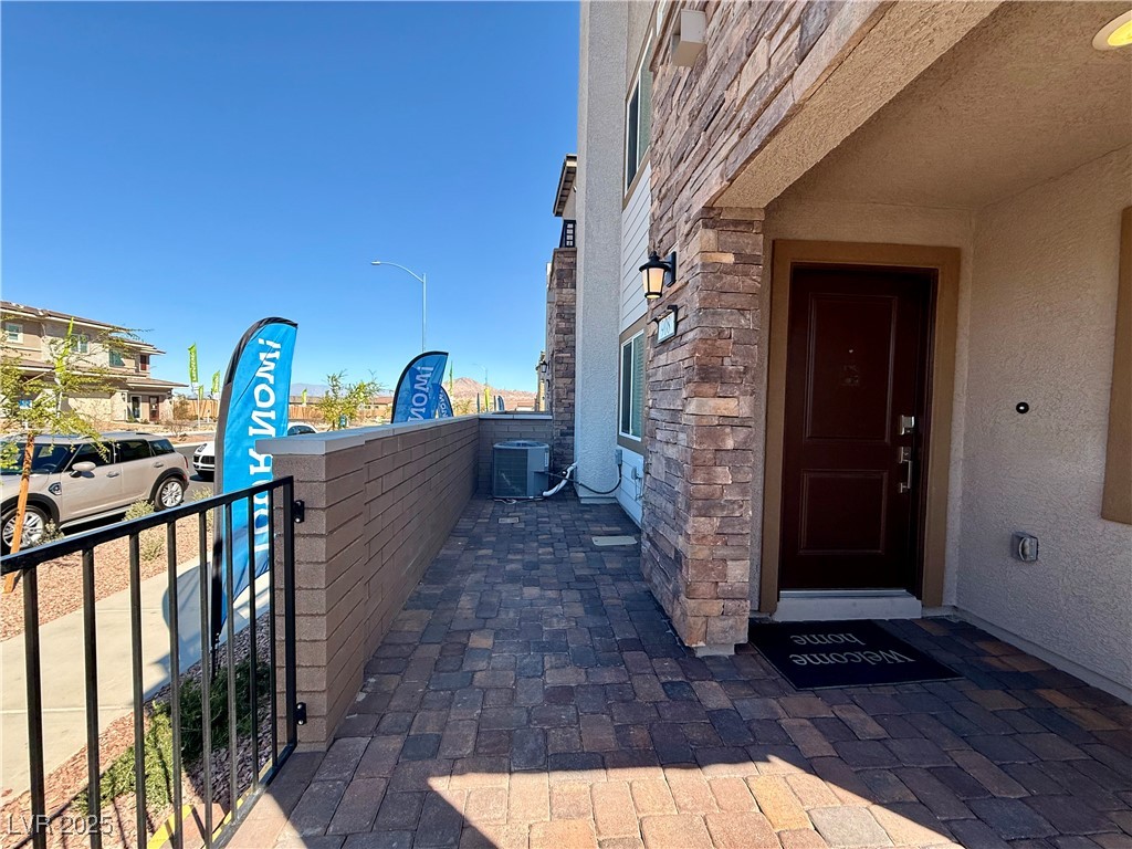 908 Cadence View Way Henderson, NV 89011 - Photo 6 of 58