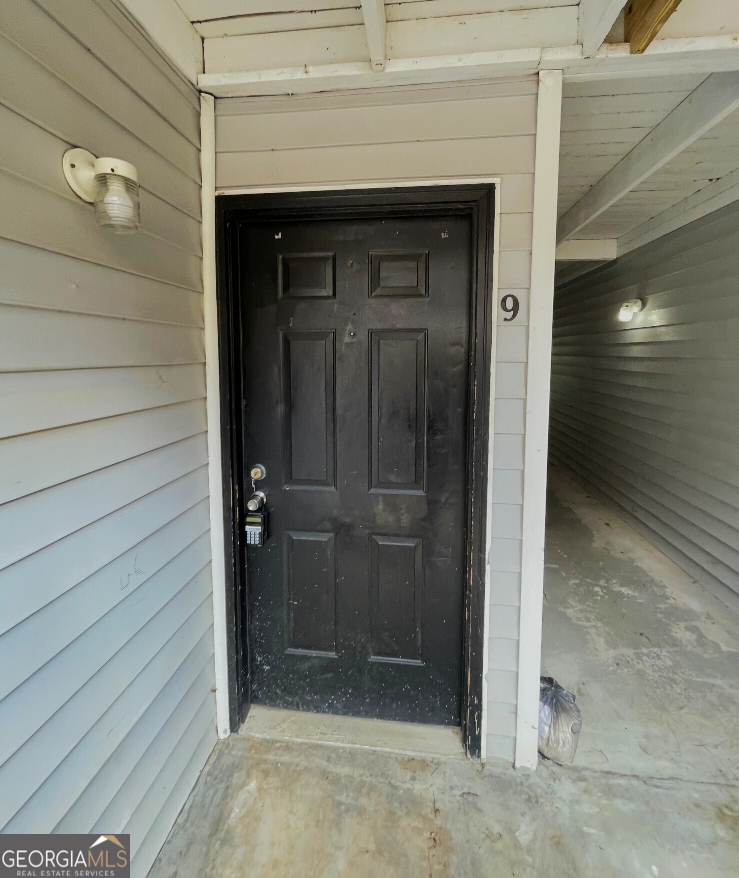 155 Bowen Street, Unit 9 Carrollton, GA 30117 - Photo 2 of 25 a bathroom with a shower