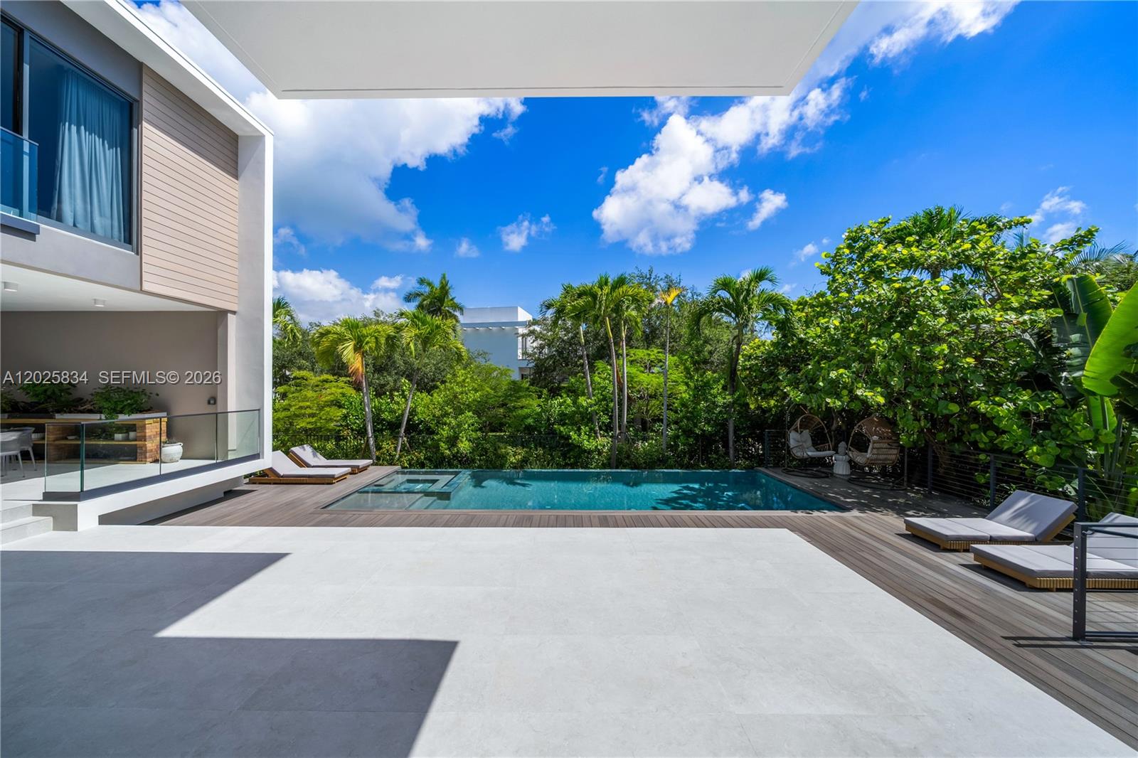 571 Glenridge Road Key Biscayne, FL 33149 - Photo 21 of 50