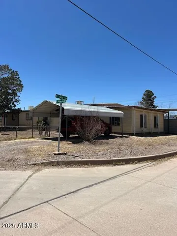 $185,000 | 127 East Apache Street, Huachuca City, AZ 85616