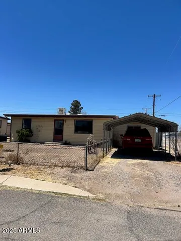 $185,000 | 127 East Apache Street, Huachuca City, AZ 85616