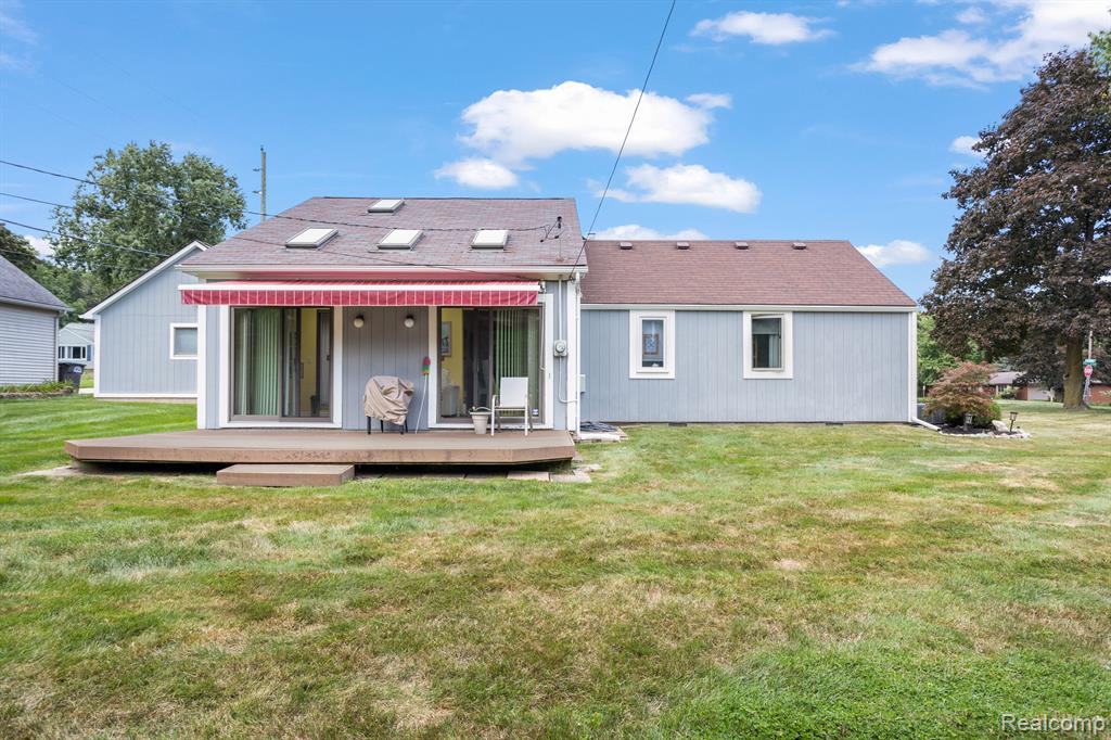 19577 Clement Road Northville, MI 48167 - Photo 5 of 26