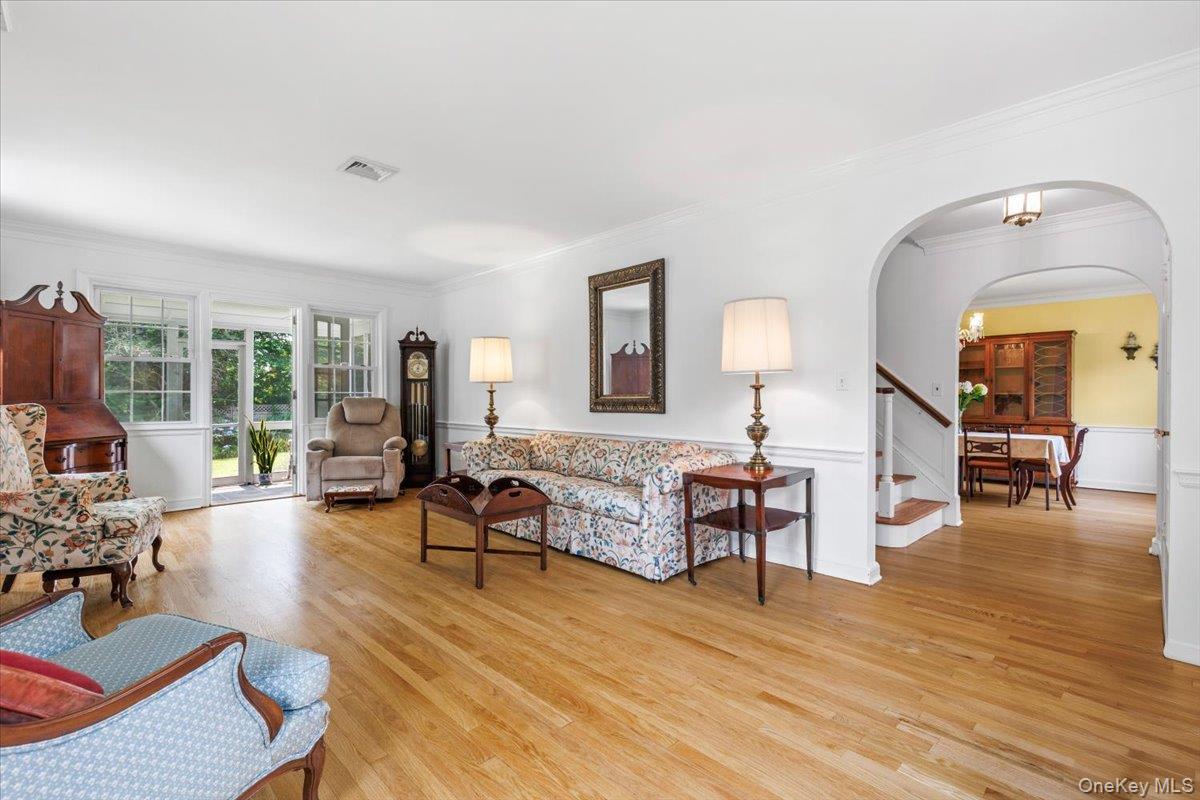 54 Strathmore Road Scarsdale, NY 10583 - Photo 8 of 45