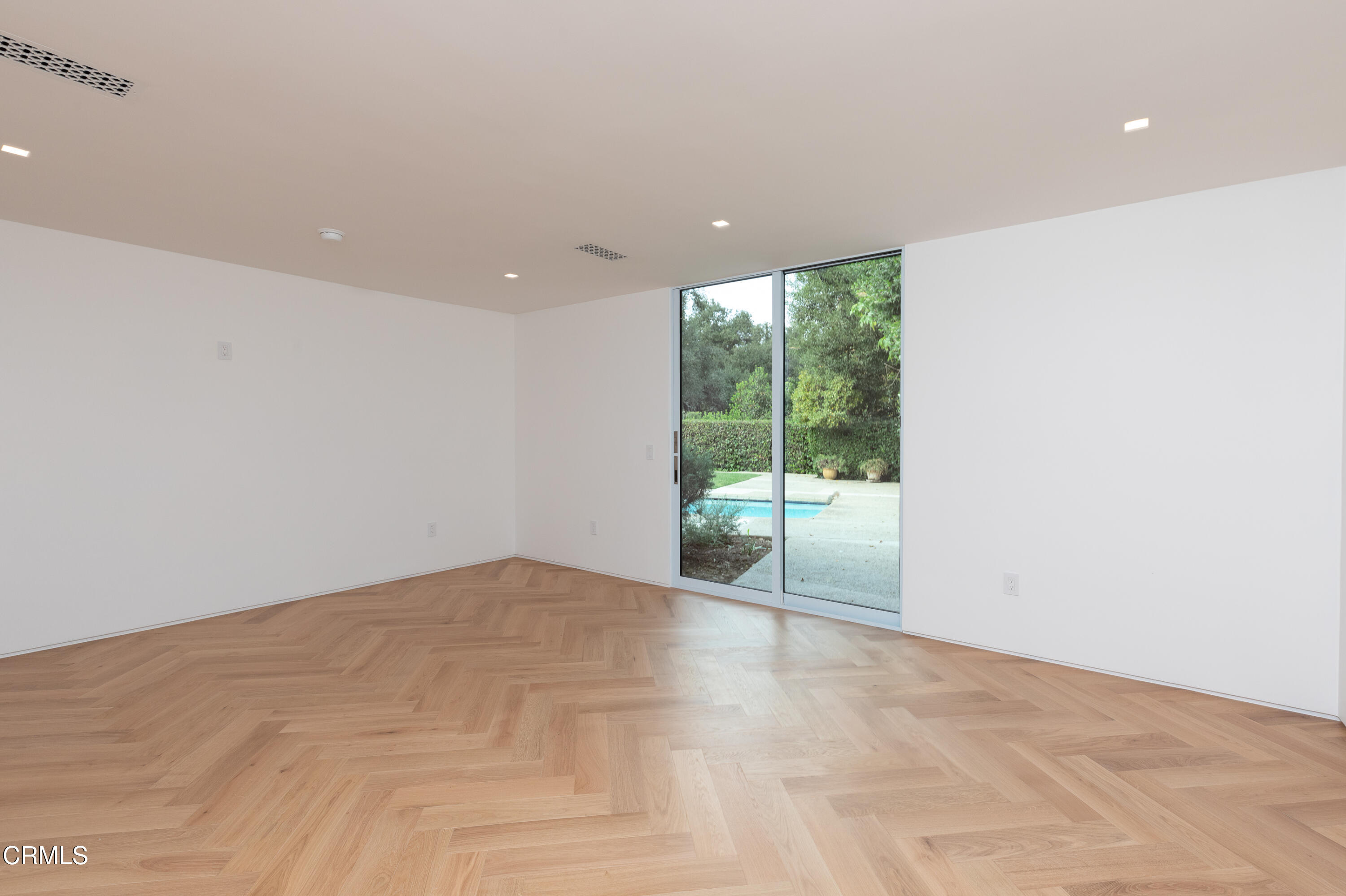 800 Canon Drive Pasadena, CA 91106 - Photo 28 of 49 a view of a big room with wooden floor and windows