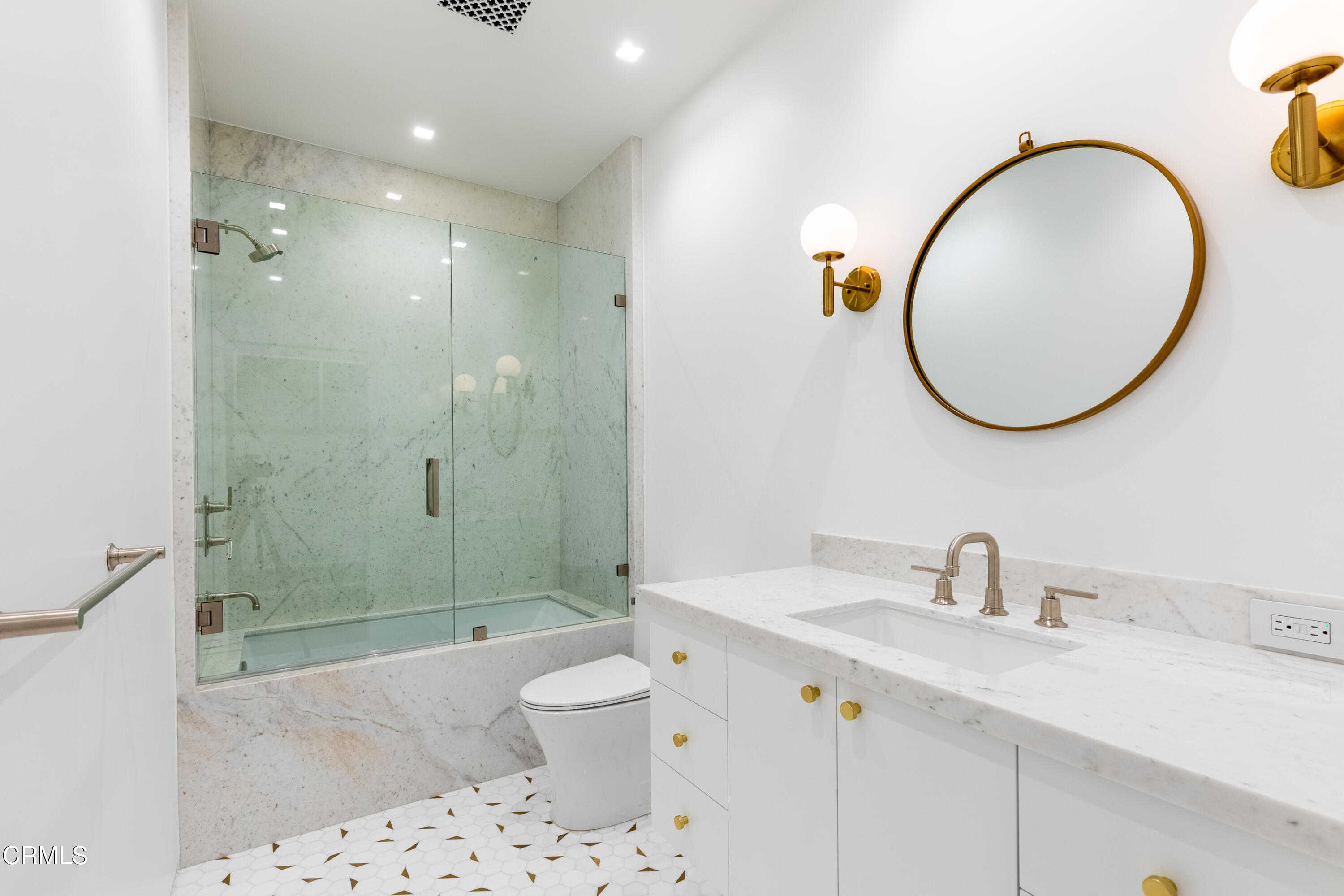 800 Canon Drive Pasadena, CA 91106 - Photo 35 of 49 a bathroom with a sink a toilet and shower