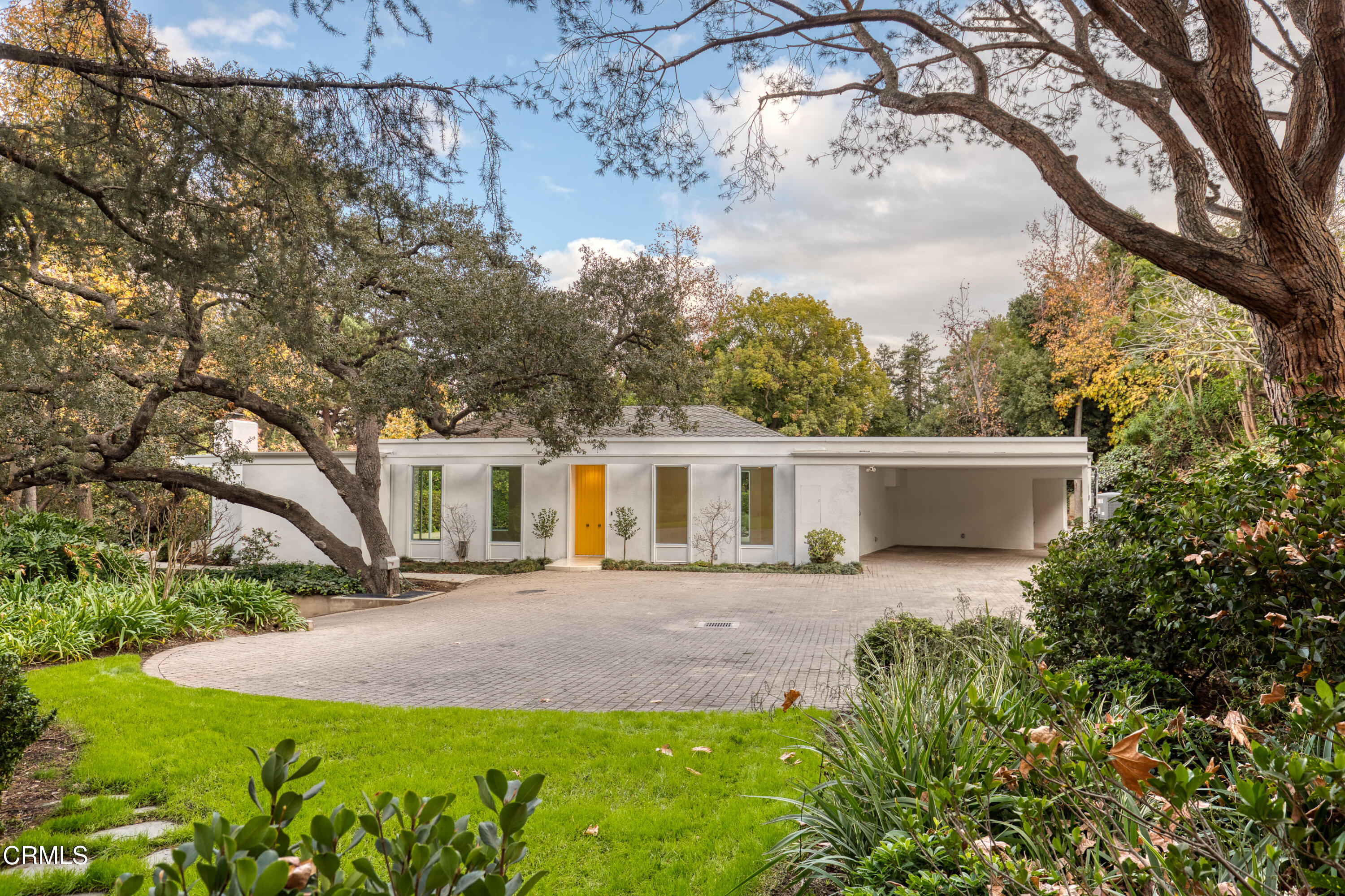 800 Canon Drive Pasadena, CA 91106 - Photo 49 of 49 a front view of house with yard and green space