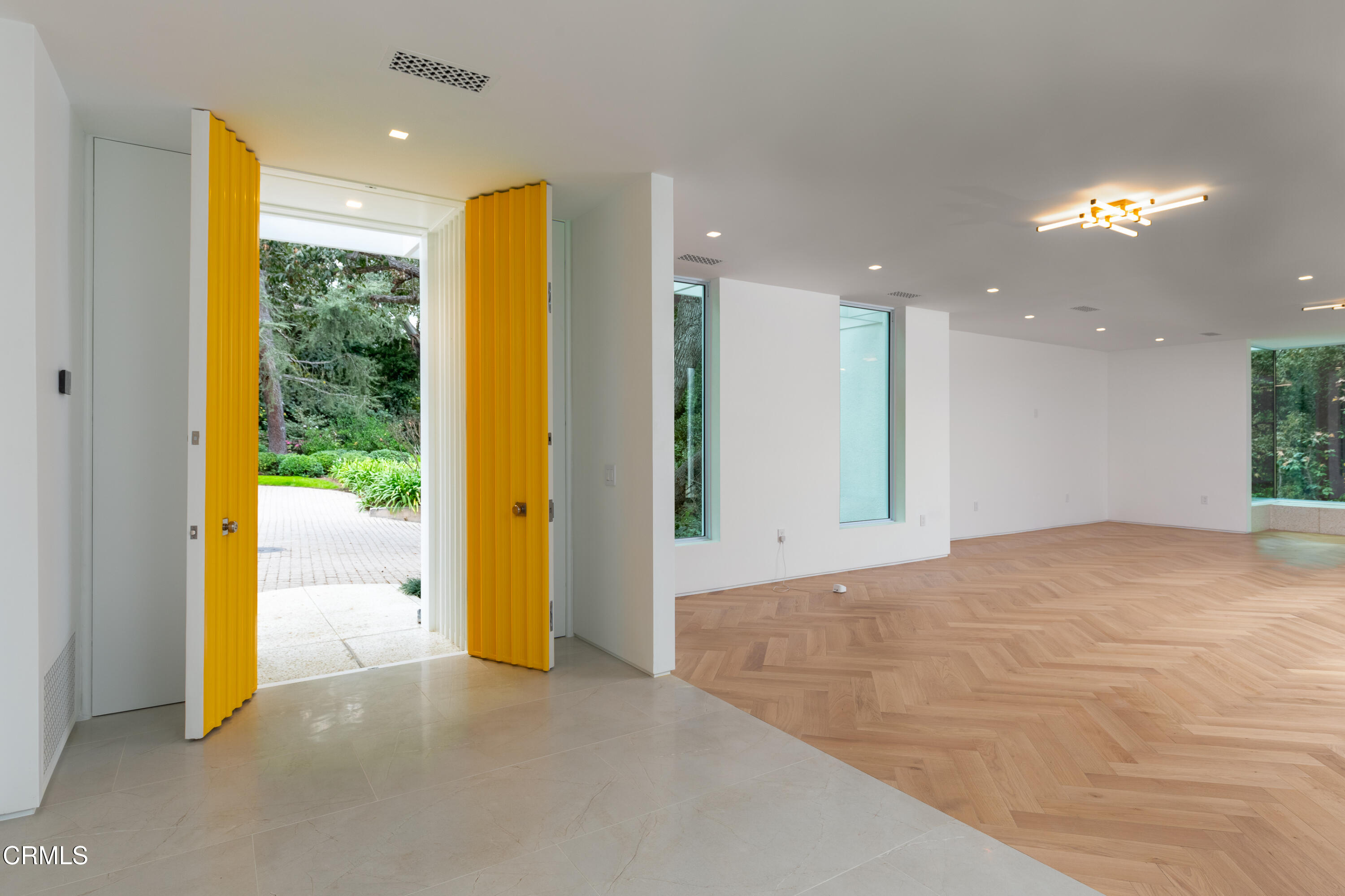 800 Canon Drive Pasadena, CA 91106 - Photo 5 of 49 a view of an empty room with a window