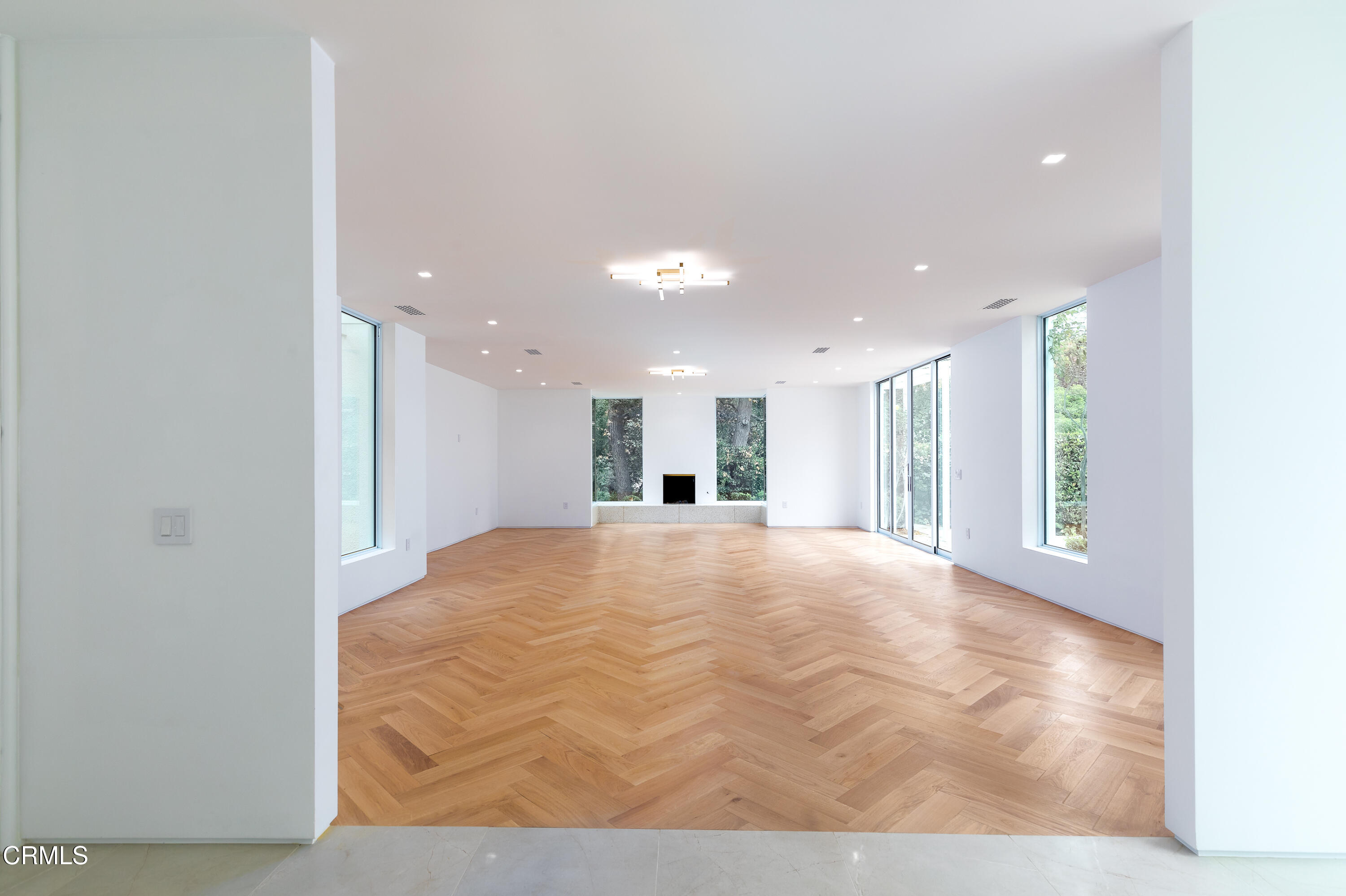 800 Canon Drive Pasadena, CA 91106 - Photo 6 of 49 a view of an empty room with a window