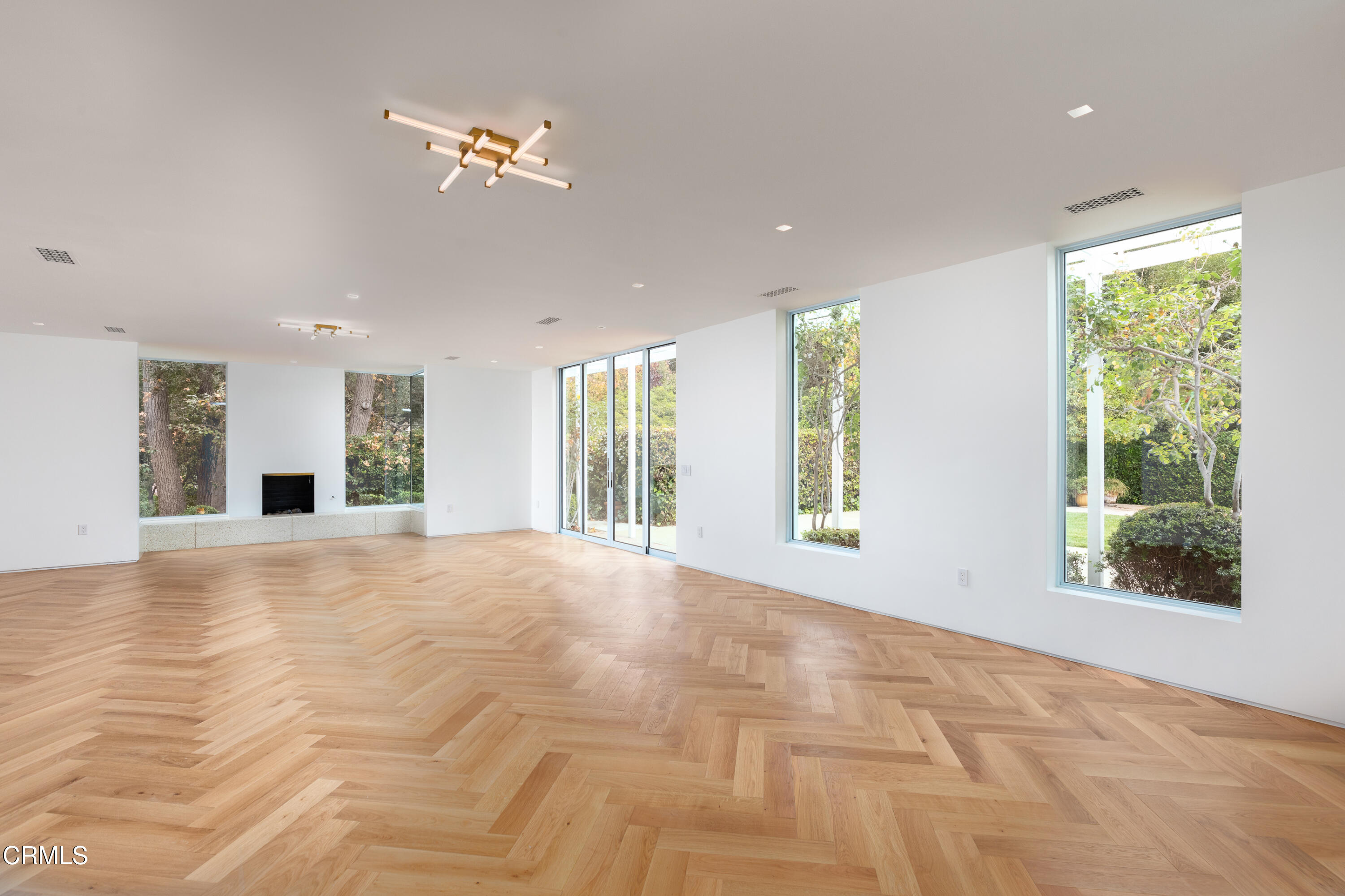 800 Canon Drive Pasadena, CA 91106 - Photo 8 of 49 a view of an empty room with a window