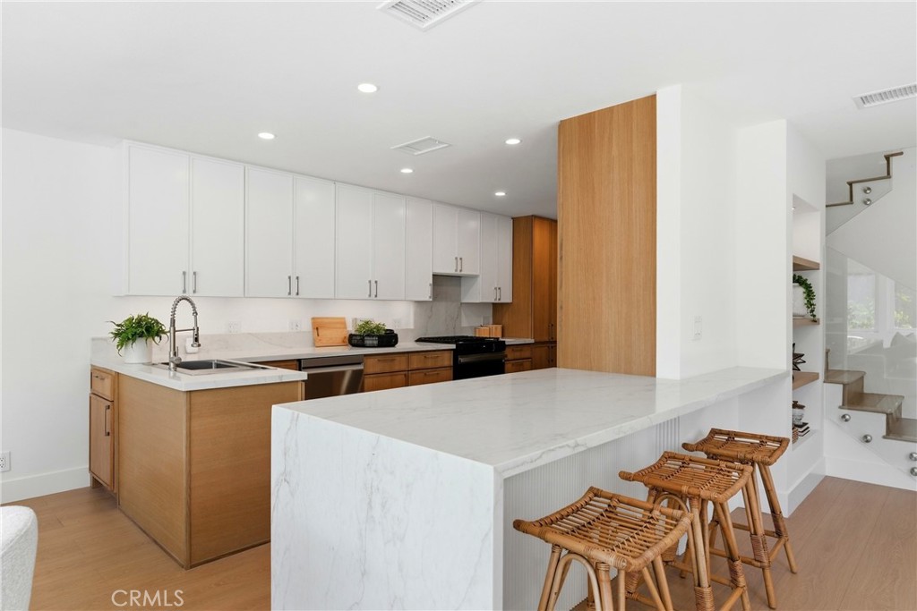 41 Seton Road Irvine, CA 92612 - Photo 12 of 51