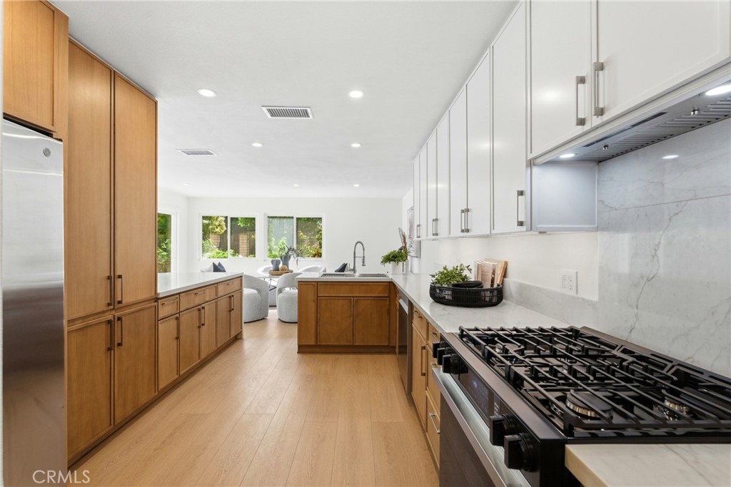 41 Seton Road Irvine, CA 92612 - Photo 13 of 51