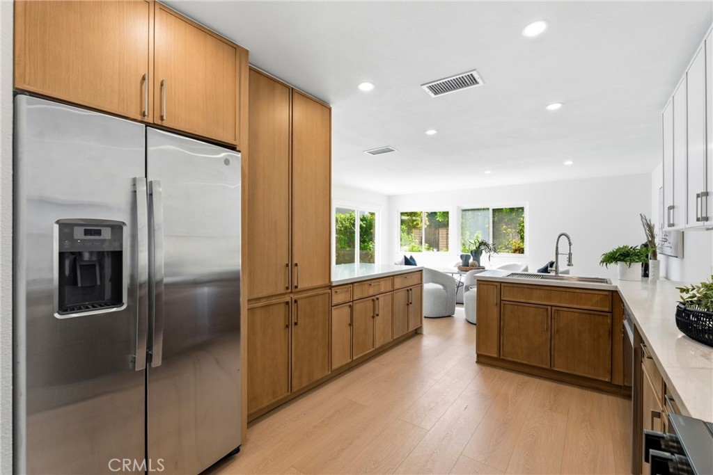 41 Seton Road Irvine, CA 92612 - Photo 14 of 51