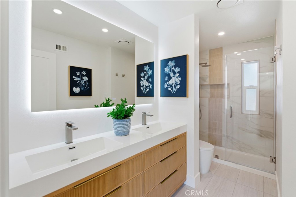 41 Seton Road Irvine, CA 92612 - Photo 28 of 51 Master bathroom