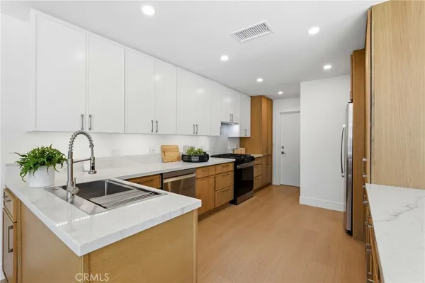 $1,788,800 | 41 Seton Road, Irvine, CA 92612