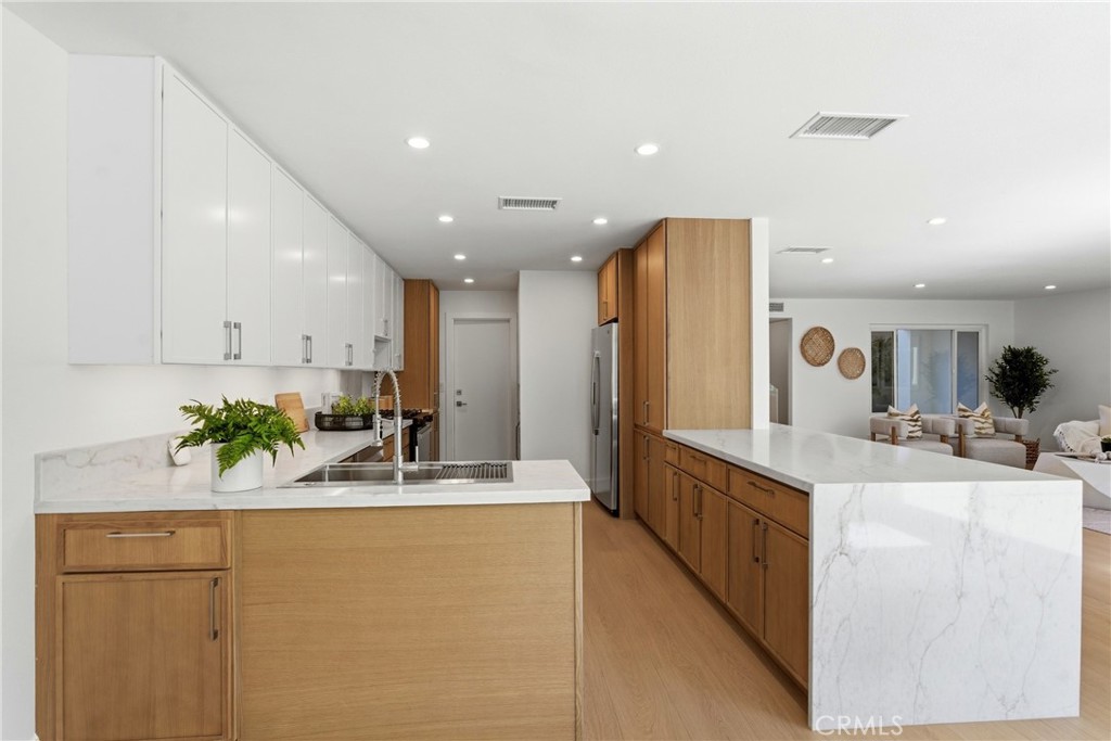 41 Seton Road Irvine, CA 92612 - Photo 9 of 51