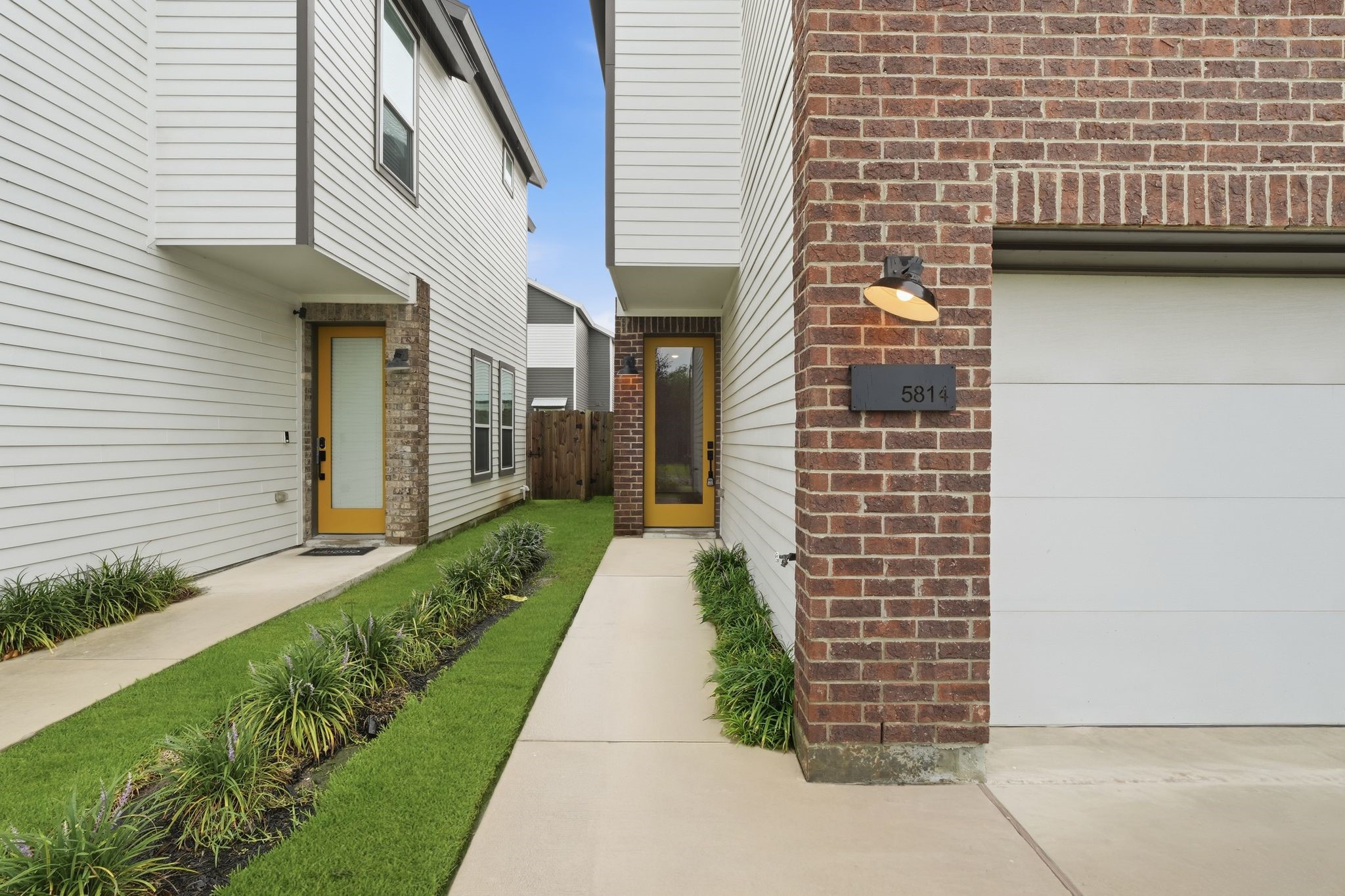 5814 Cebra Street Houston, TX 77091 - Photo 3 of 32 Private, secure access—highlight exclusivity and peace of mind.