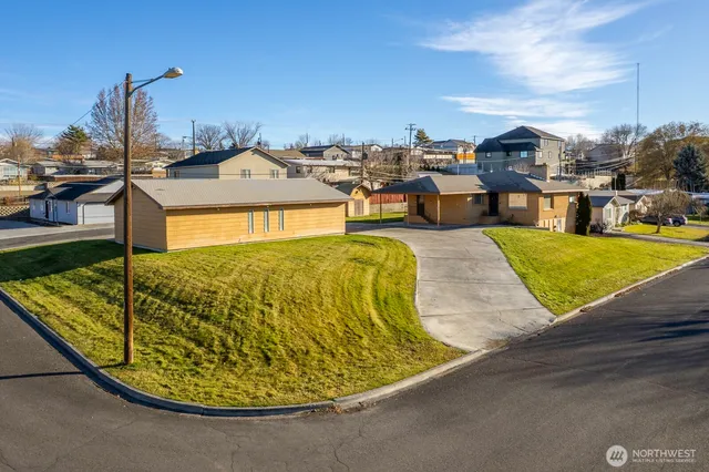 $359,999 | 1133 Ashley Way, Moses Lake, WA 98837