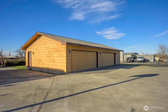 $359,999 | 1133 Ashley Way, Moses Lake, WA 98837