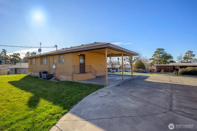 $359,999 | 1133 Ashley Way, Moses Lake, WA 98837