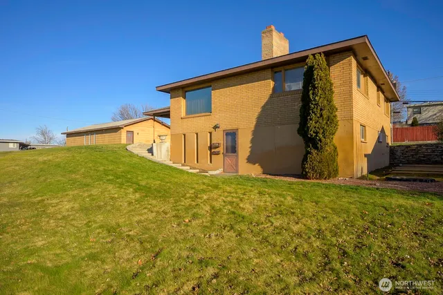 $359,999 | 1133 Ashley Way, Moses Lake, WA 98837