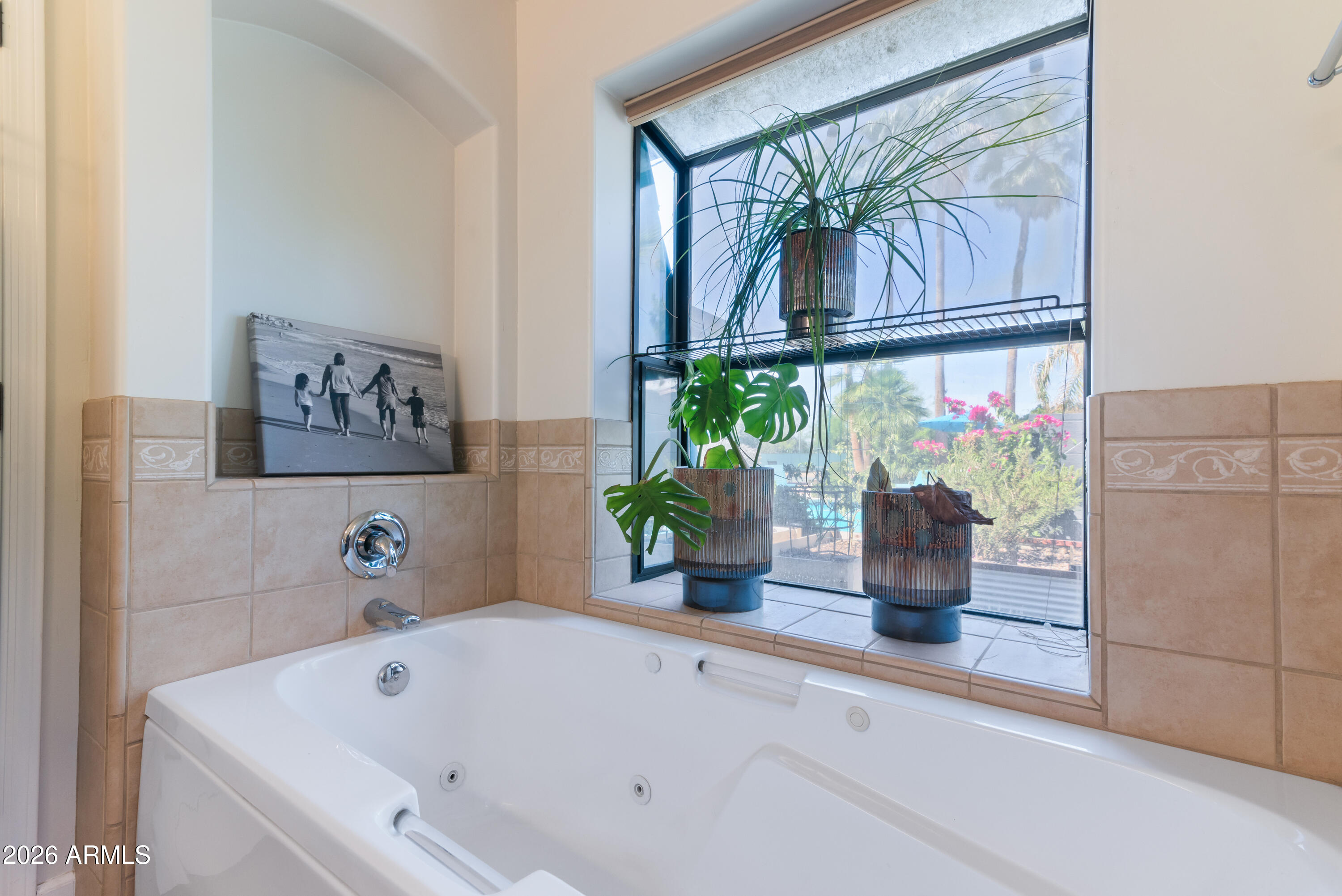 19216 North 29th Street Phoenix, AZ 85050 - Photo 14 of 42 Jetted Soaking Tub