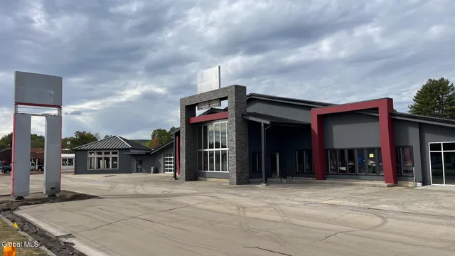 $2,200 | 1377 Highway 9, Moreau, NY 12828