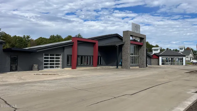 $2,200 | 1377 Highway 9, Moreau, NY 12828