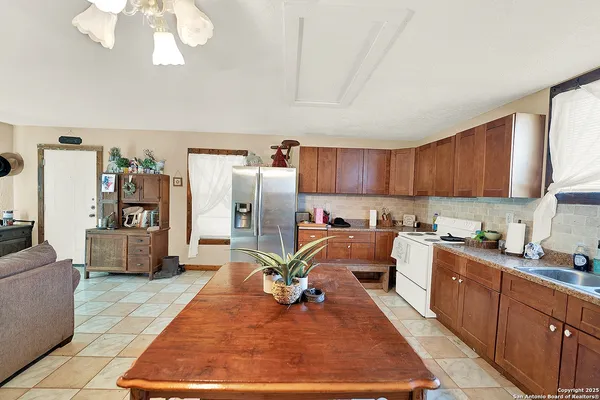 $795,000 | 10470 Farm To Market Road 539, Sutherland Springs, TX 78161